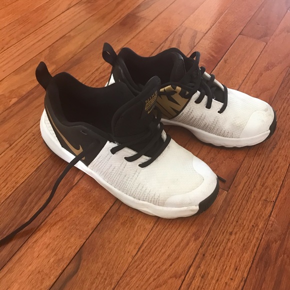 Nike Shoes - Picture 3 of 3